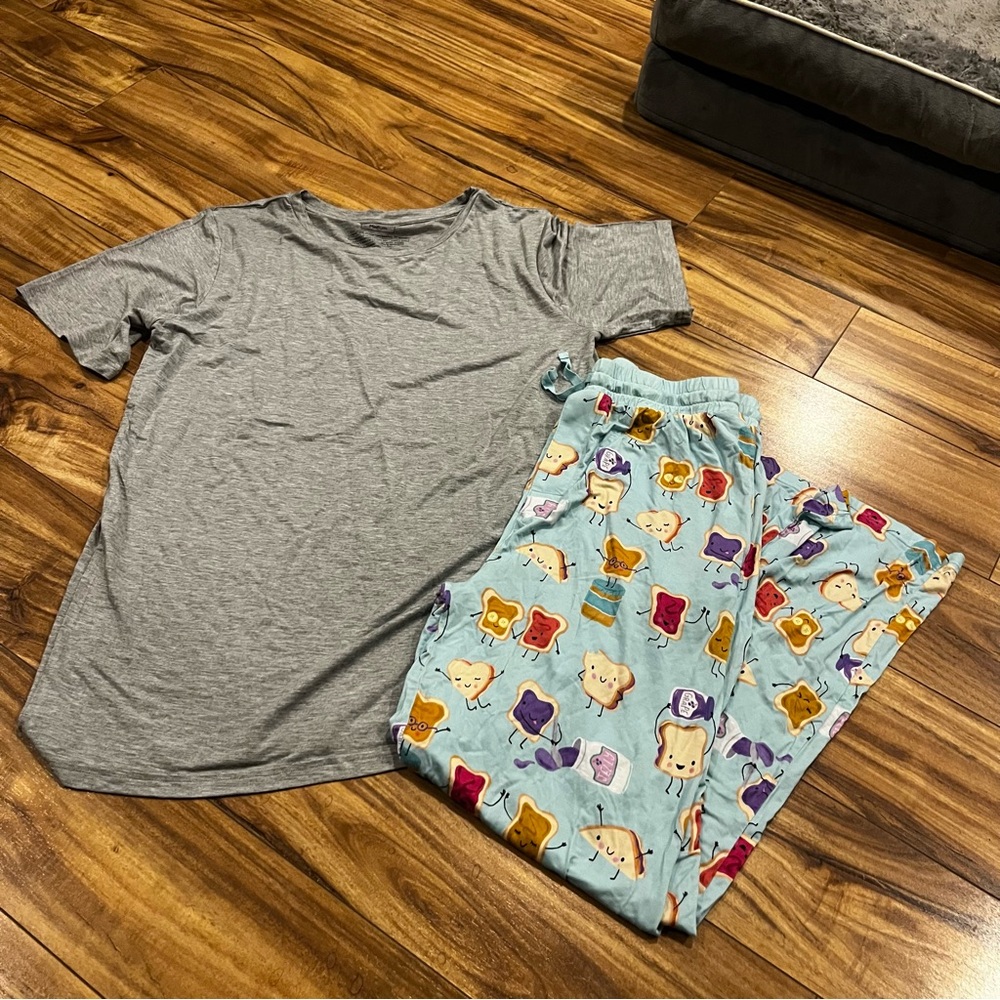 Little Sleepies Gray T-Shirt - Picture 2 of 5